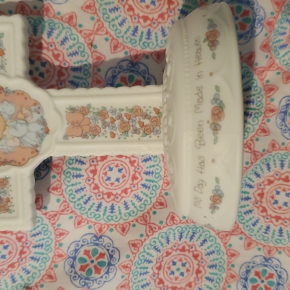 2/$8 ✝Precious moments cross✝ - Picture 2 of 5